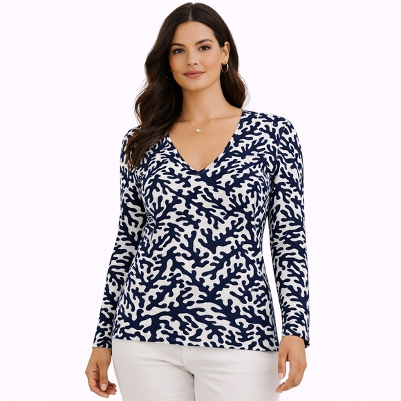 Lilly Pulitzer Tops - Lilly Pulitzer Blue Coral Print Long Sleeve V-Neck Top – Size S